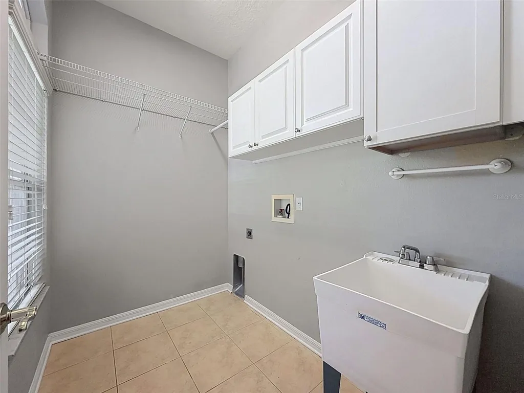 2021 Rutherford Drive Dover FL 33527