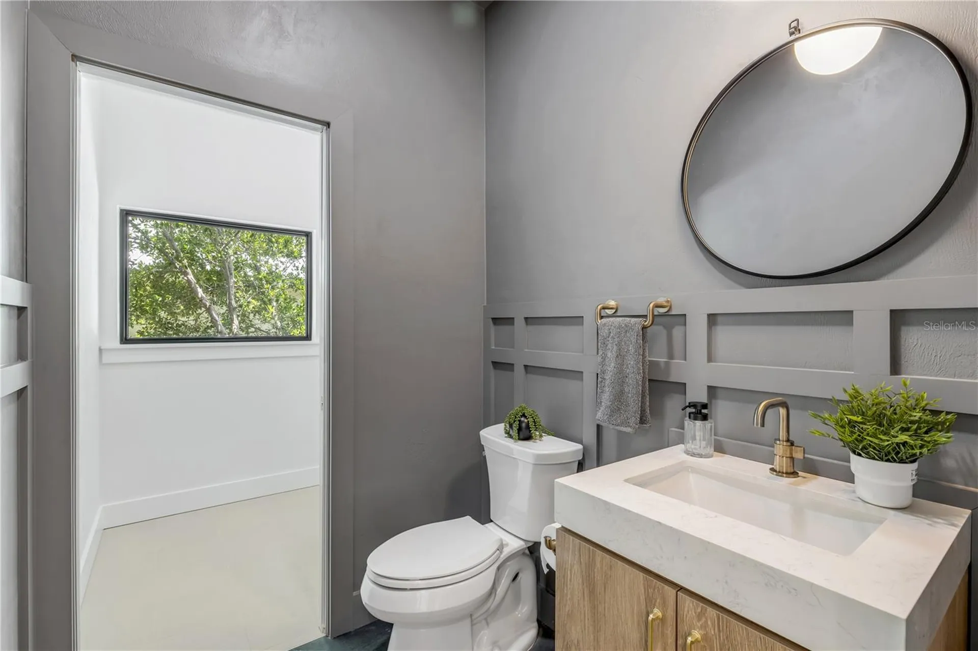 813 E 1st Avenue New Smyrna Beach FL 32169