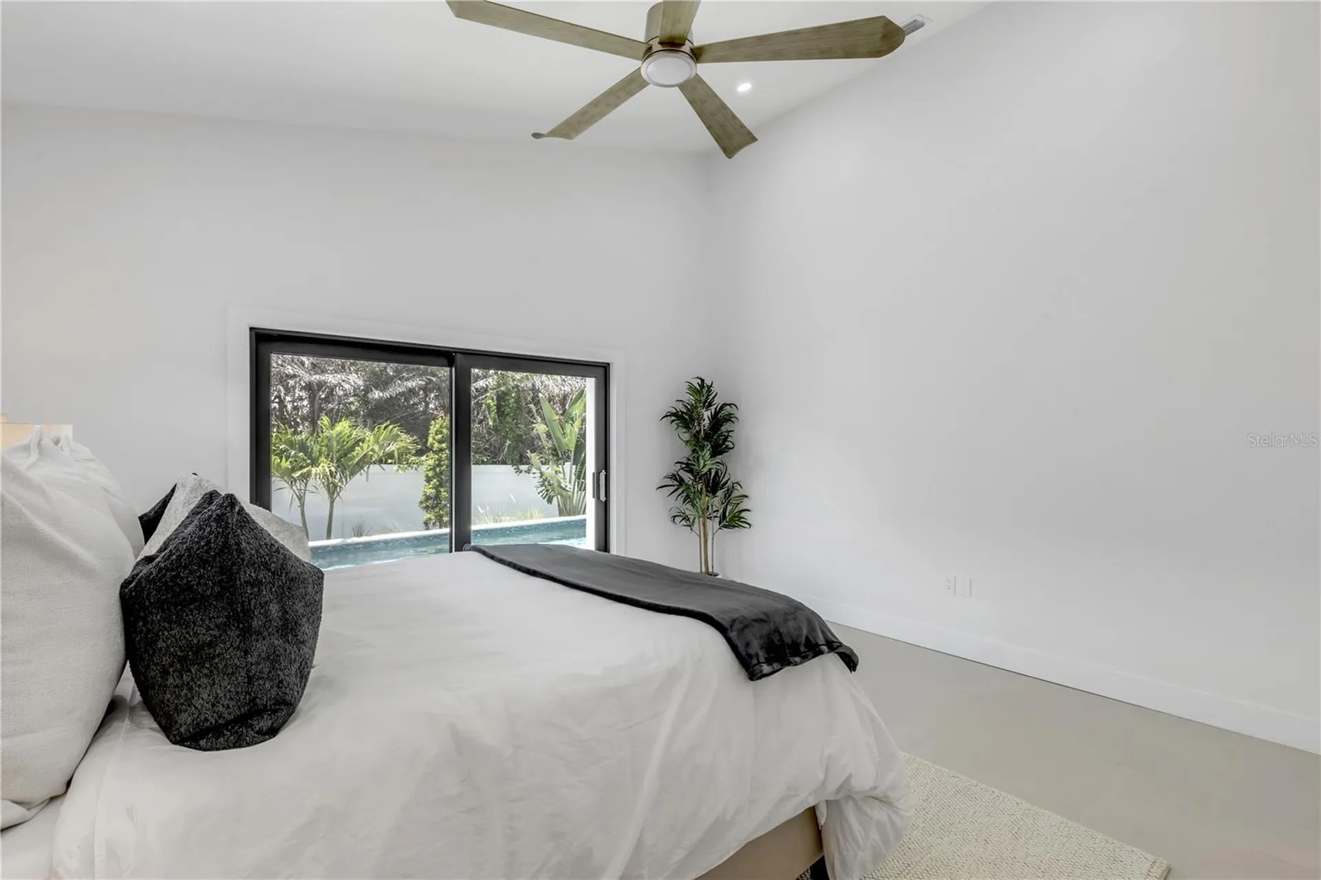 813 E 1st Avenue New Smyrna Beach FL 32169