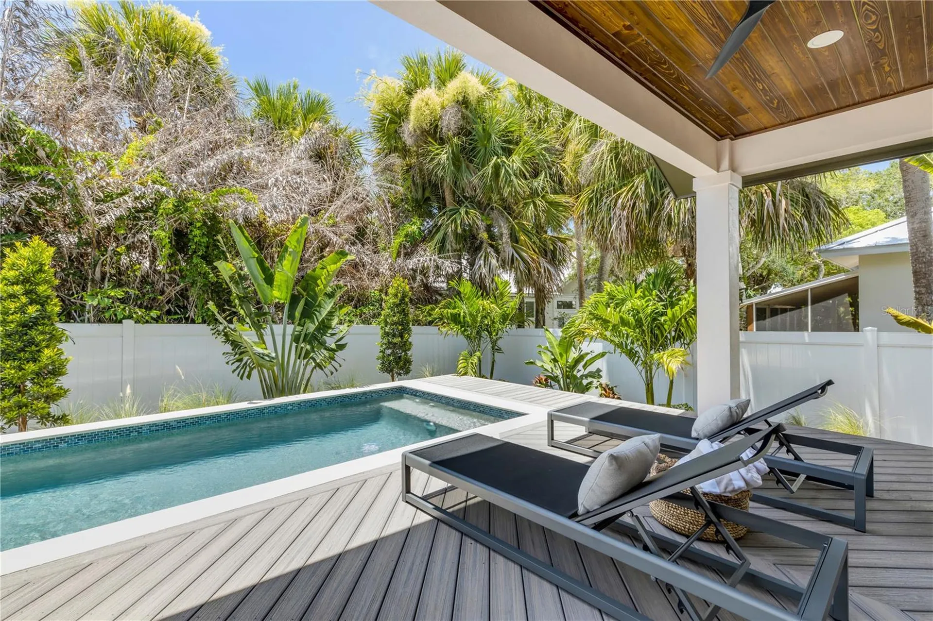 813 E 1st Avenue New Smyrna Beach FL 32169