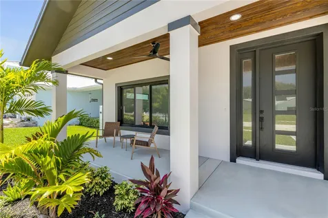 813 E 1st Avenue New Smyrna Beach FL 32169
