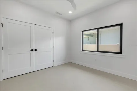 813 E 1st Avenue New Smyrna Beach FL 32169