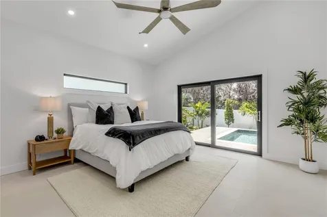 813 E 1st Avenue New Smyrna Beach FL 32169