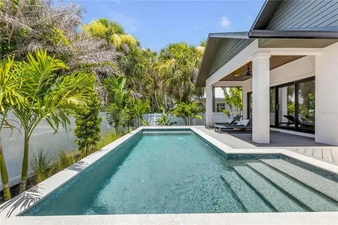 813 E 1st Avenue New Smyrna Beach FL 32169