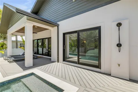 813 E 1st Avenue New Smyrna Beach FL 32169