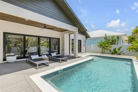 813 E 1st Avenue New Smyrna Beach FL 32169