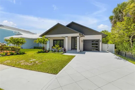 813 E 1st Avenue New Smyrna Beach FL 32169