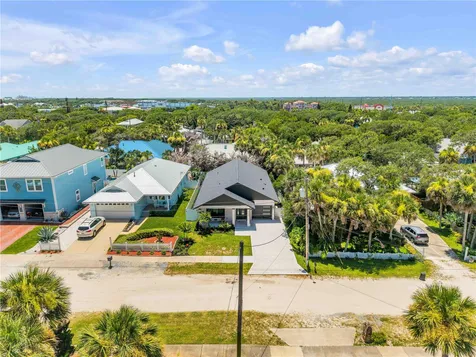 813 E 1st Avenue New Smyrna Beach FL 32169