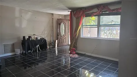 5375 Carolona Way S St Petersburg FL 33712