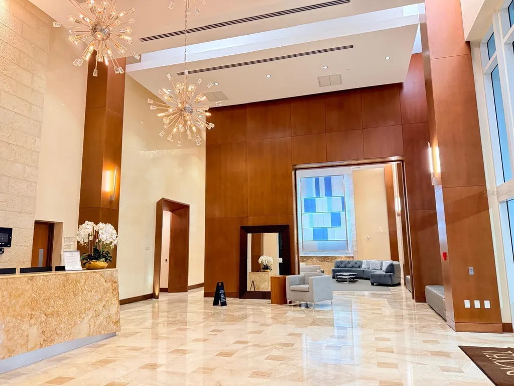 31 SE 5th Street Miami FL 33131