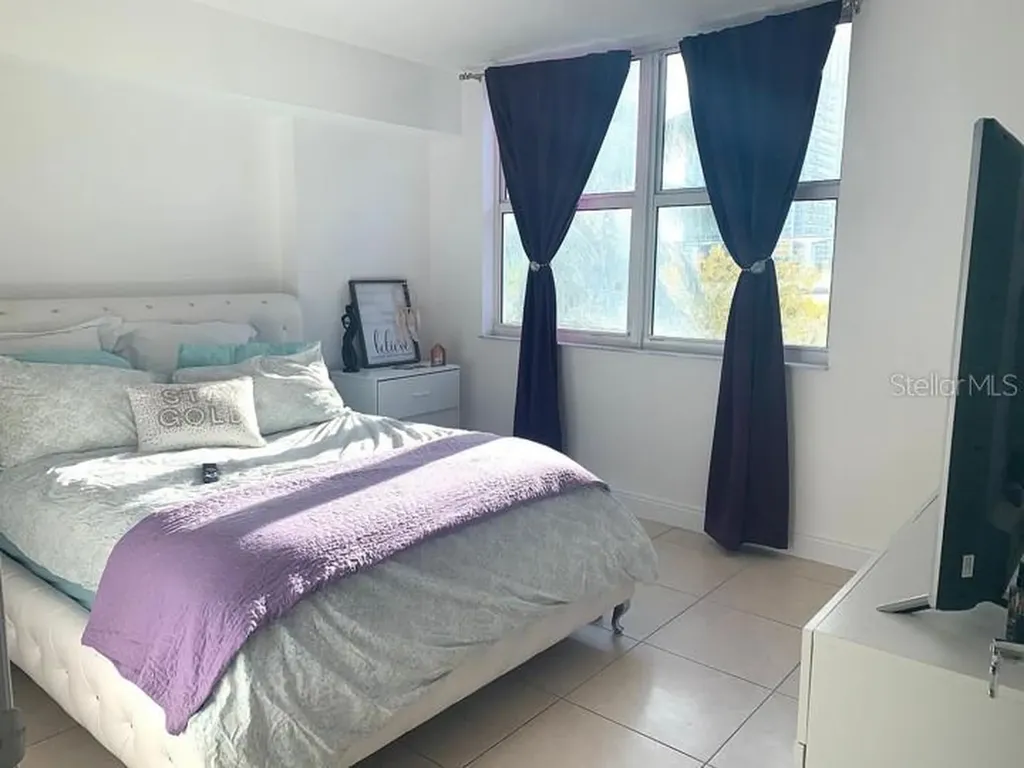 31 SE 5th Street Miami FL 33131