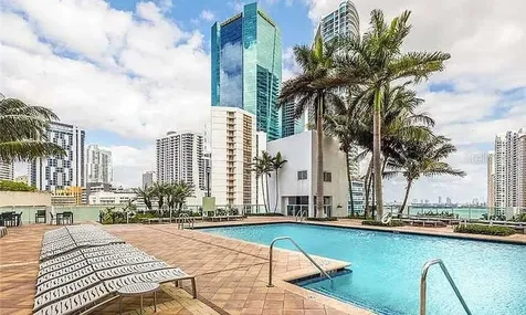 31 SE 5th Street Miami FL 33131