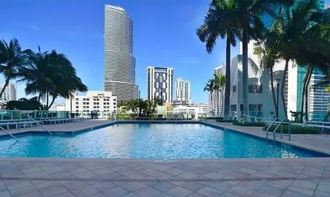 31 SE 5th Street Miami FL 33131