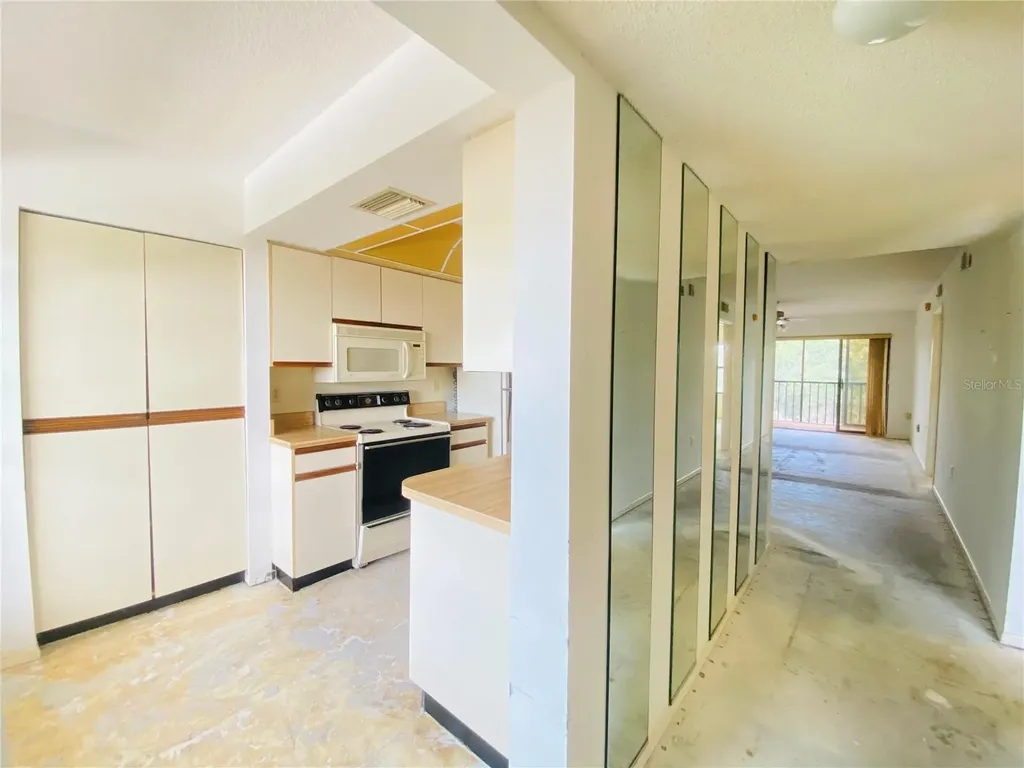 635 30th Avenue W Bradenton FL 34205