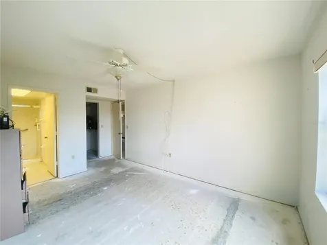 635 30th Avenue W Bradenton FL 34205