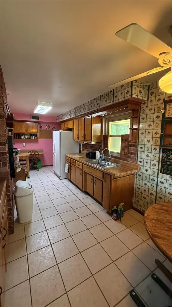 4415 W Paul Avenue Tampa FL 33611