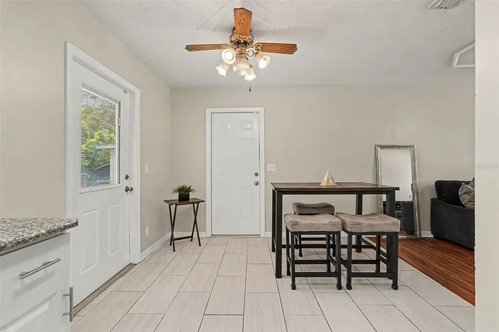 4419 Dolphin Drive Tampa FL 33617