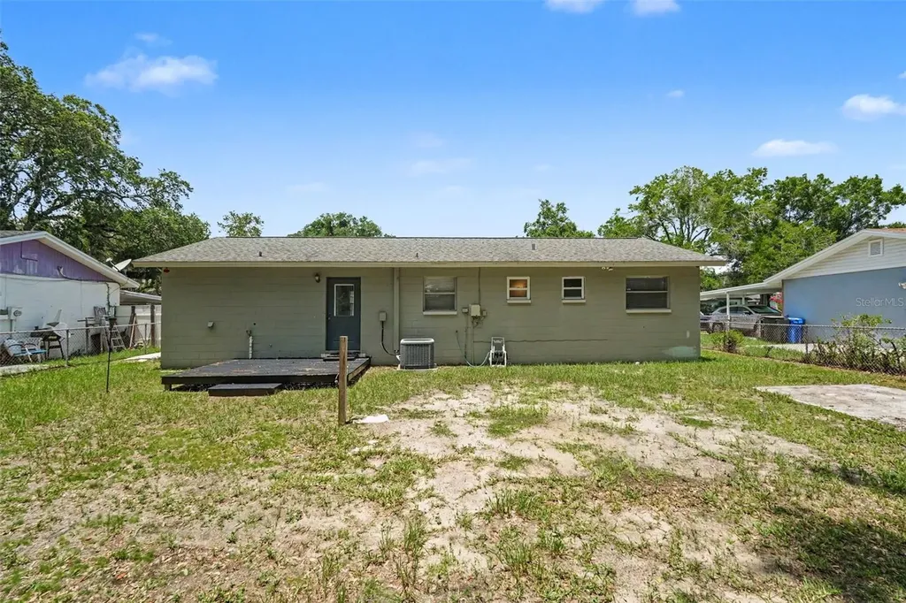 4419 Dolphin Drive Tampa FL 33617
