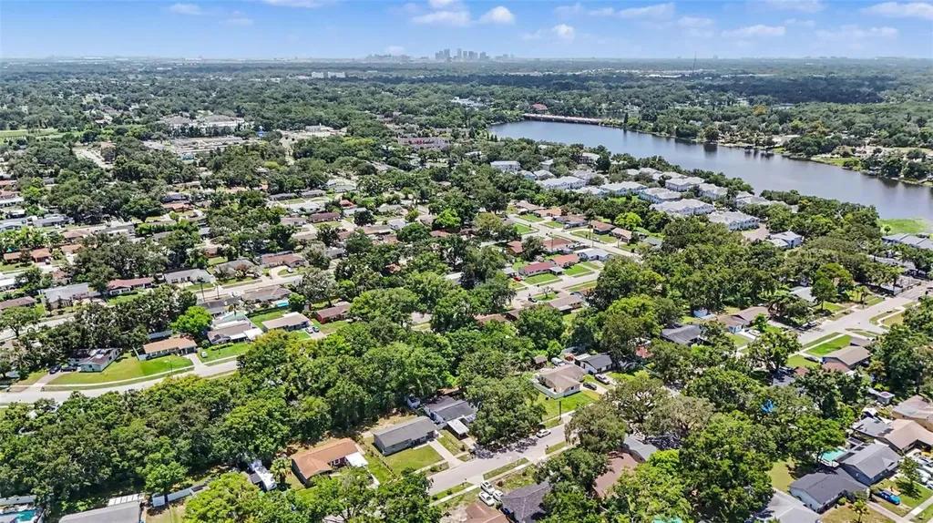 4419 Dolphin Drive Tampa FL 33617