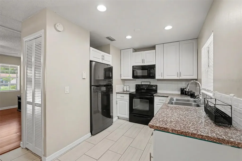 4419 Dolphin Drive Tampa FL 33617