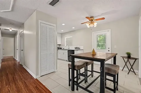 4419 Dolphin Drive Tampa FL 33617