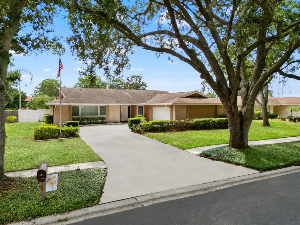 2942 Clubhouse Drive W Clearwater FL 33761