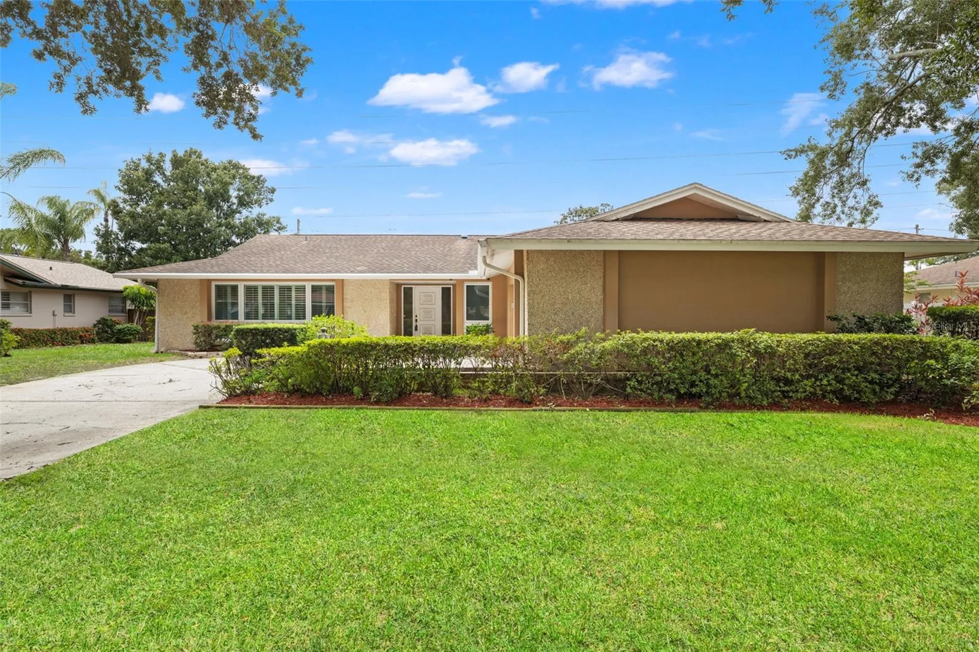 2942 Clubhouse Drive W Clearwater FL 33761