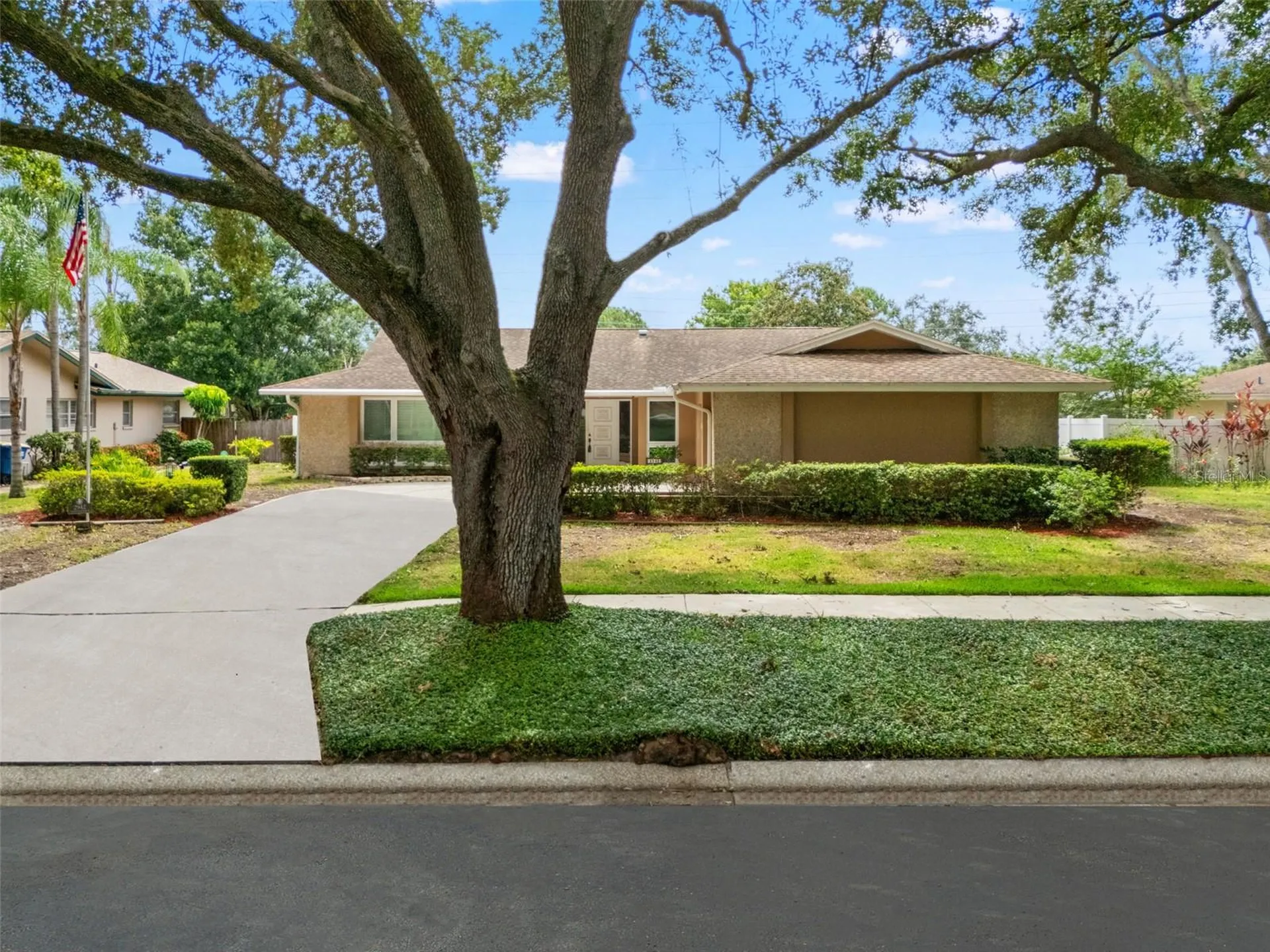 2942 Clubhouse Drive W Clearwater FL 33761