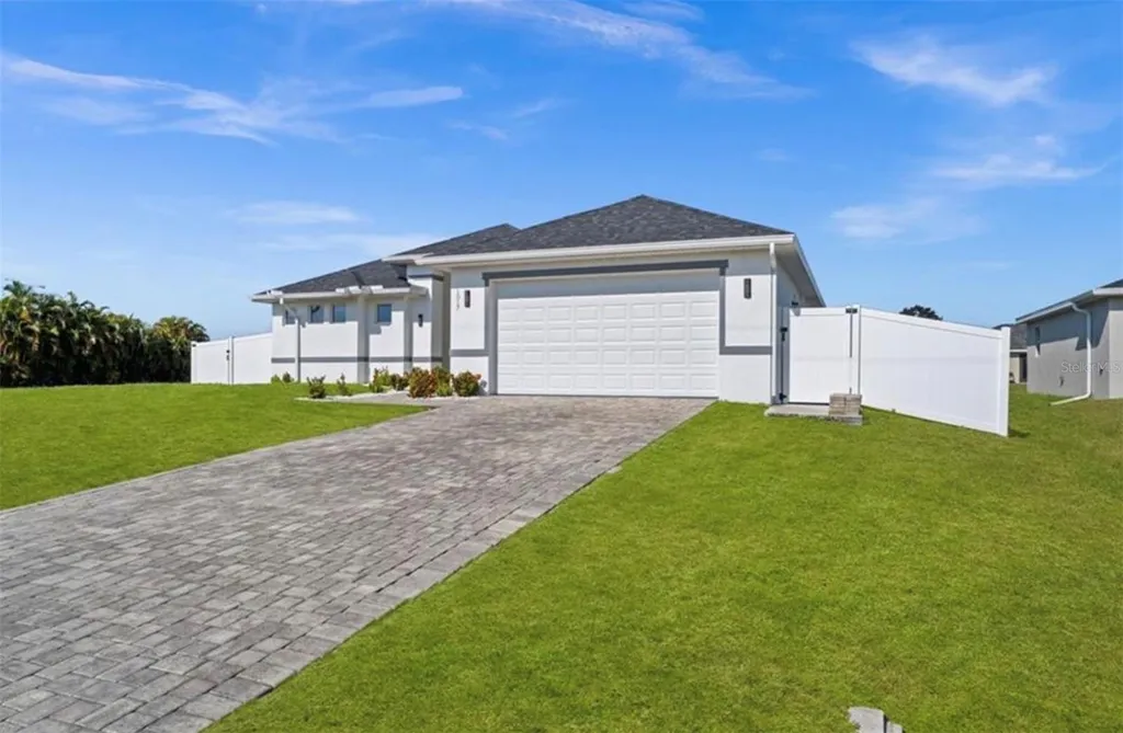 1017 NW 15th Terrace Cape Coral FL 33993