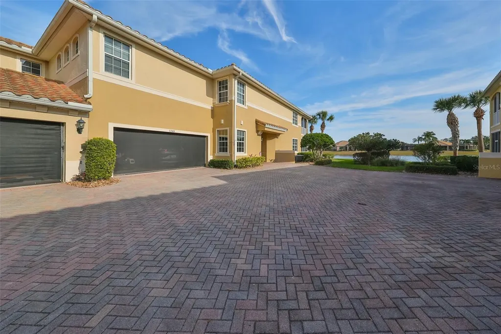 1348 Emerald Dunes Drive Sun City Center FL 33573