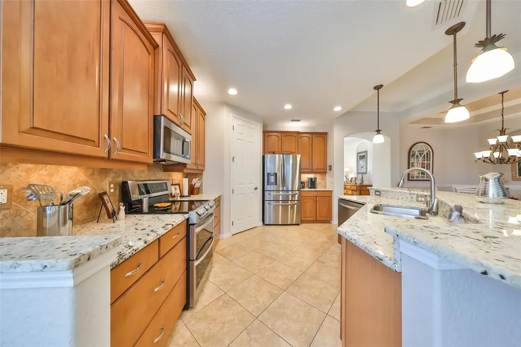1348 Emerald Dunes Drive Sun City Center FL 33573