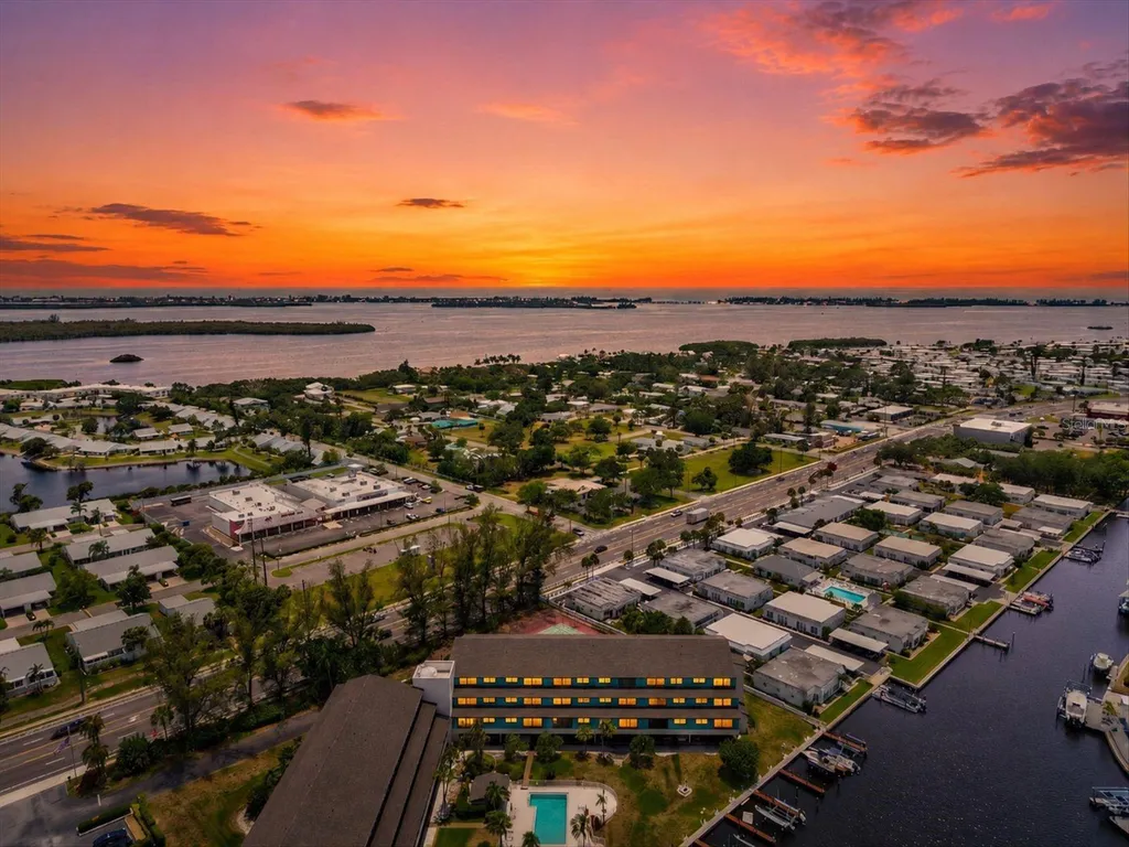9604 Cortez Road W Bradenton FL 34210