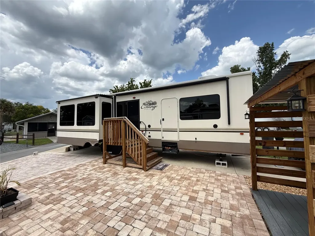 2856 NE 104th Avenue Silver Springs FL 34488
