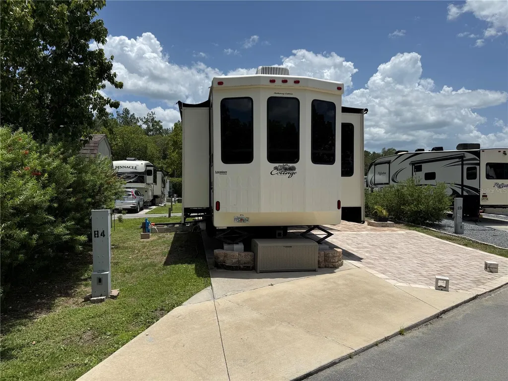 2856 NE 104th Avenue Silver Springs FL 34488