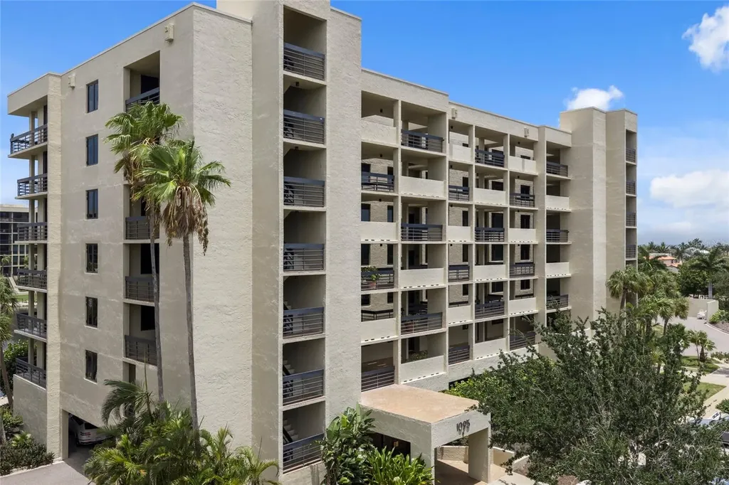 1095 Gulf Of Mexico Drive Longboat Key FL 34228