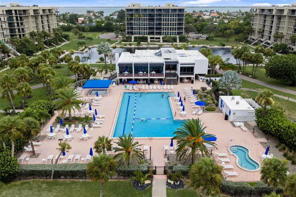1095 Gulf Of Mexico Drive Longboat Key FL 34228