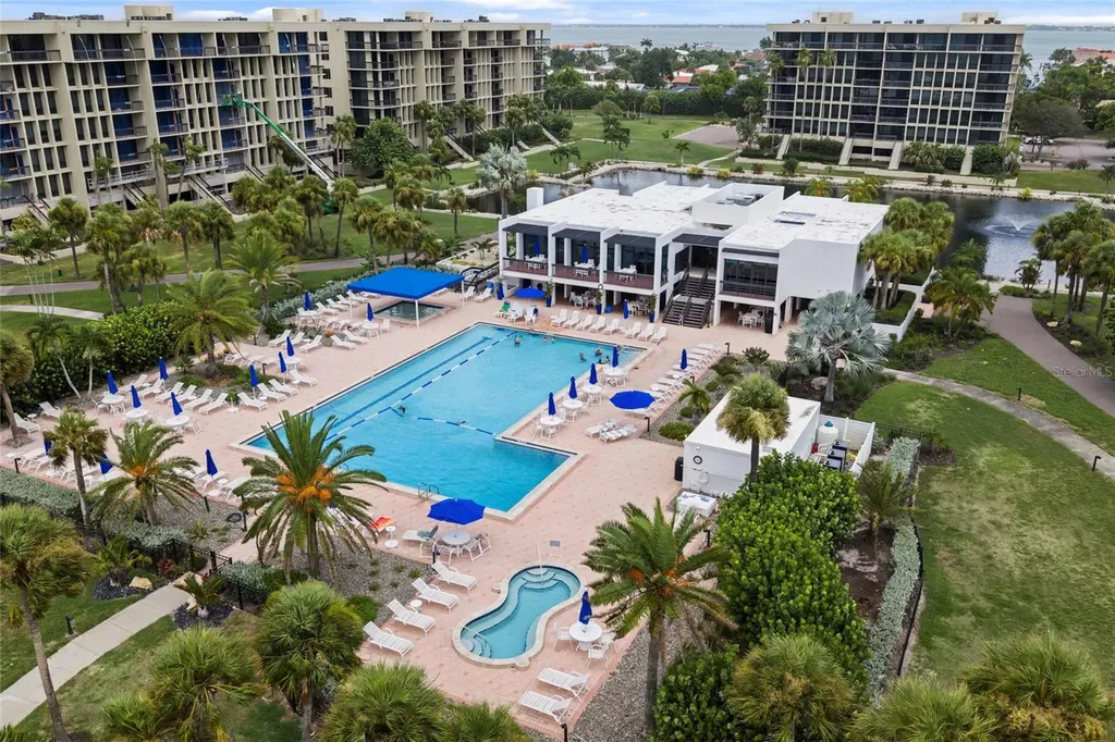 1095 Gulf Of Mexico Drive Longboat Key FL 34228