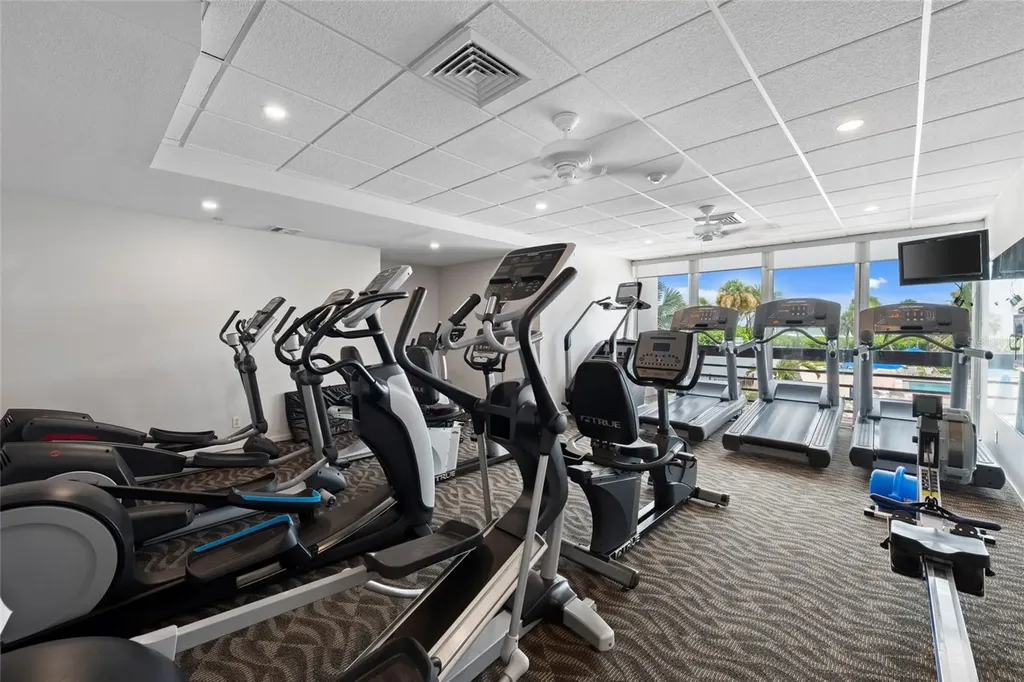 1095 Gulf Of Mexico Drive Longboat Key FL 34228