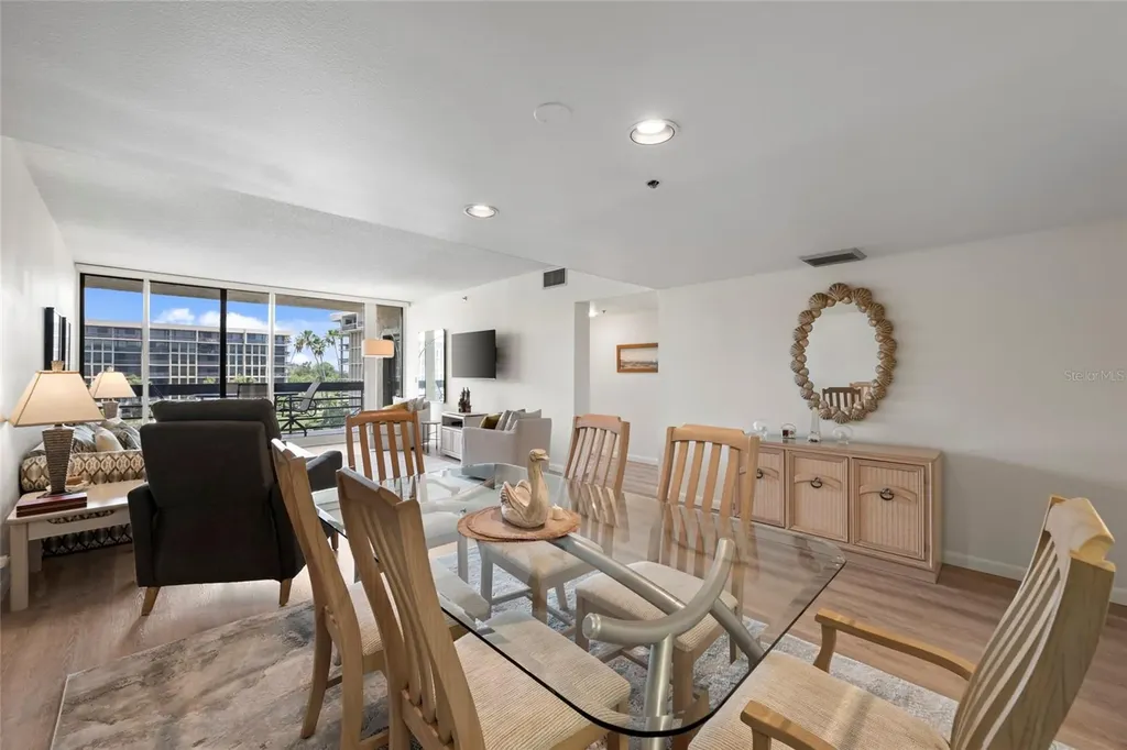 1095 Gulf Of Mexico Drive Longboat Key FL 34228