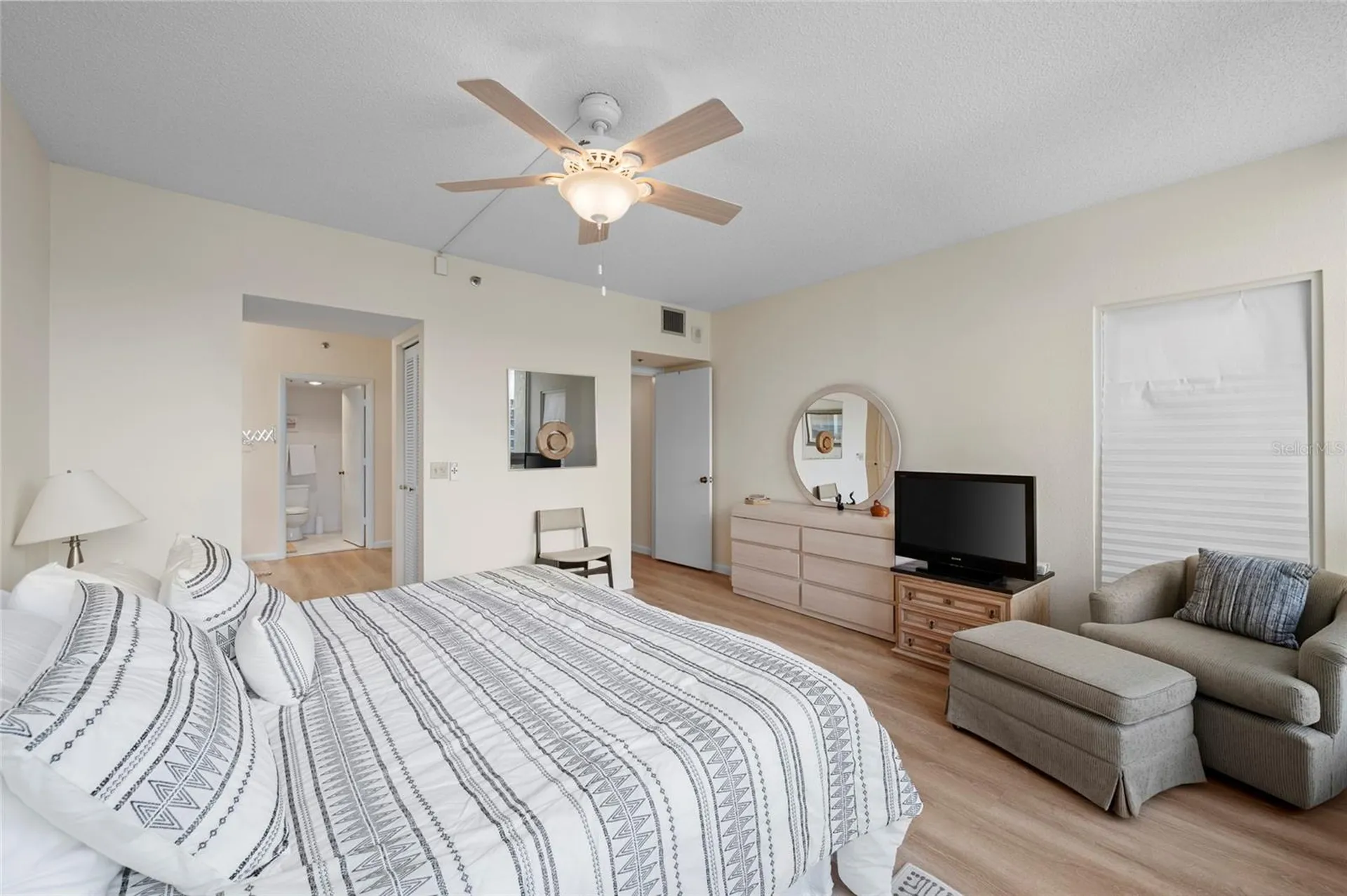 1095 Gulf Of Mexico Drive Longboat Key FL 34228