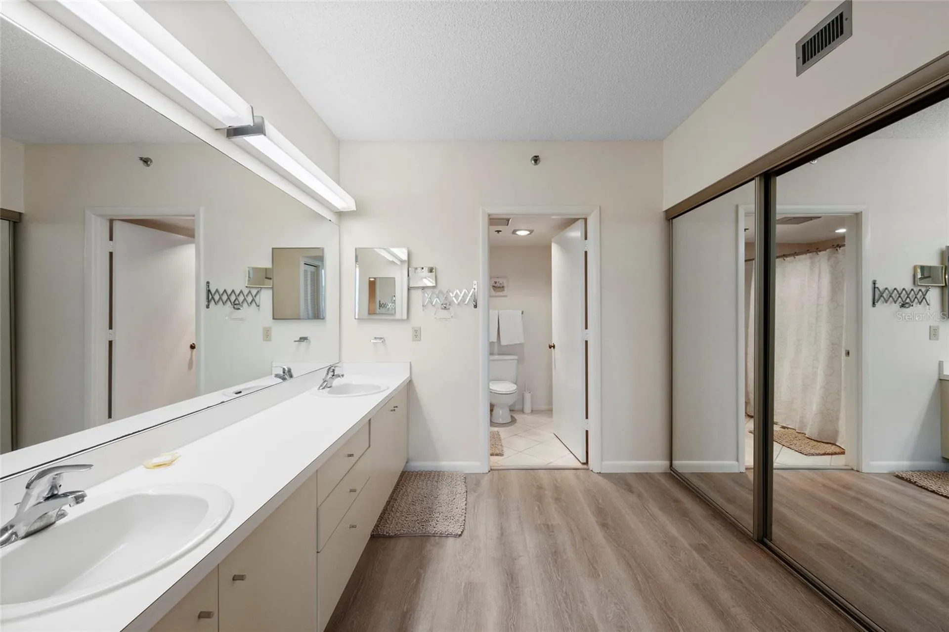 1095 Gulf Of Mexico Drive Longboat Key FL 34228