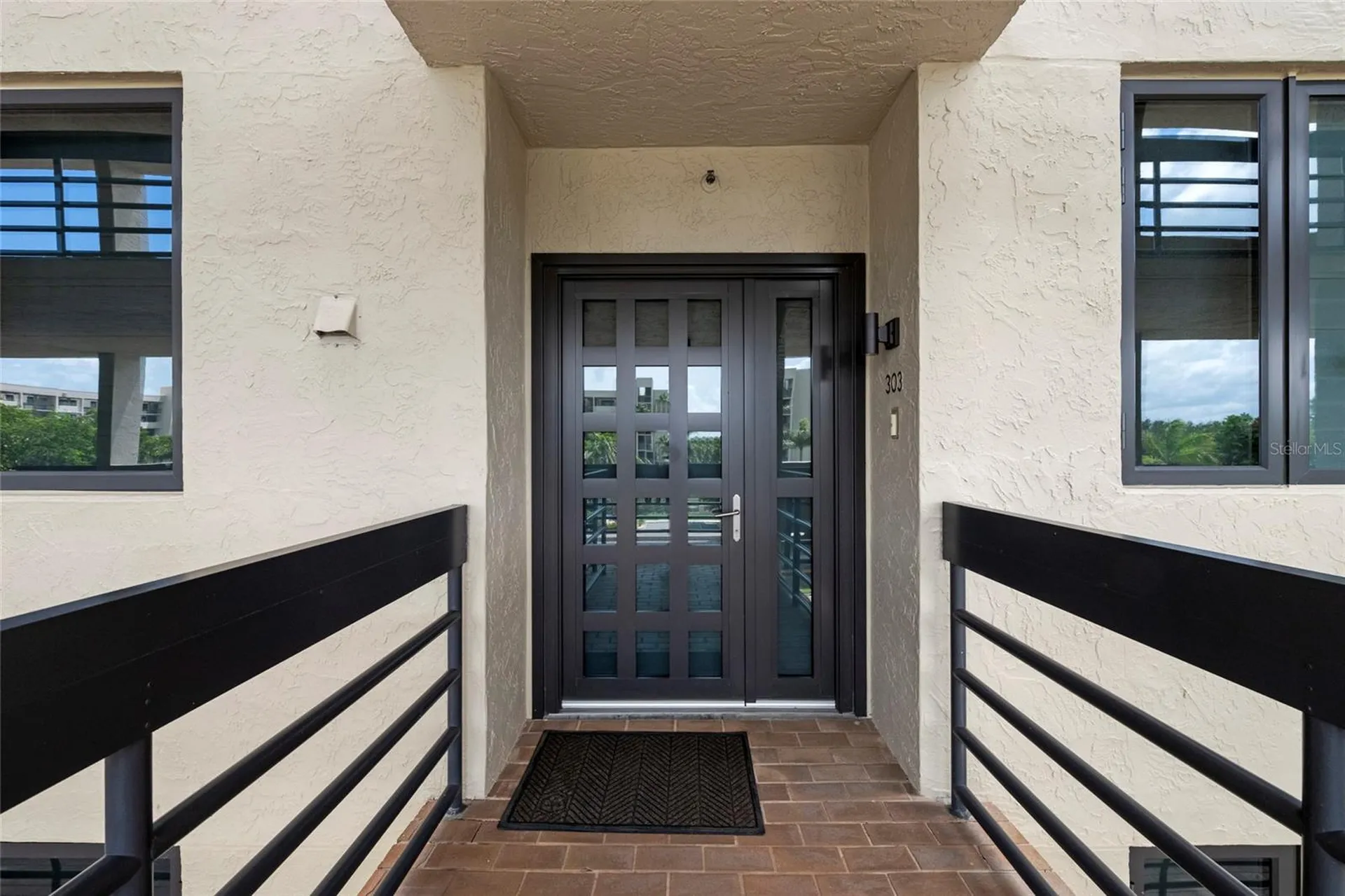 1095 Gulf Of Mexico Drive Longboat Key FL 34228