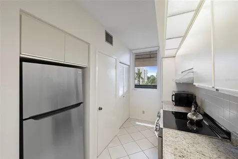 1095 Gulf Of Mexico Drive Longboat Key FL 34228
