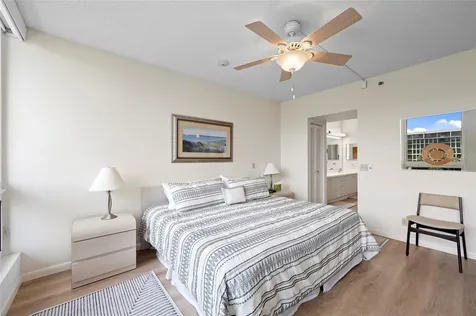 1095 Gulf Of Mexico Drive Longboat Key FL 34228