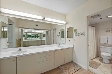 1095 Gulf Of Mexico Drive Longboat Key FL 34228