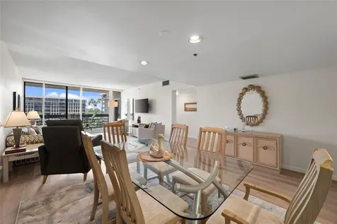 1095 Gulf Of Mexico Drive Longboat Key FL 34228