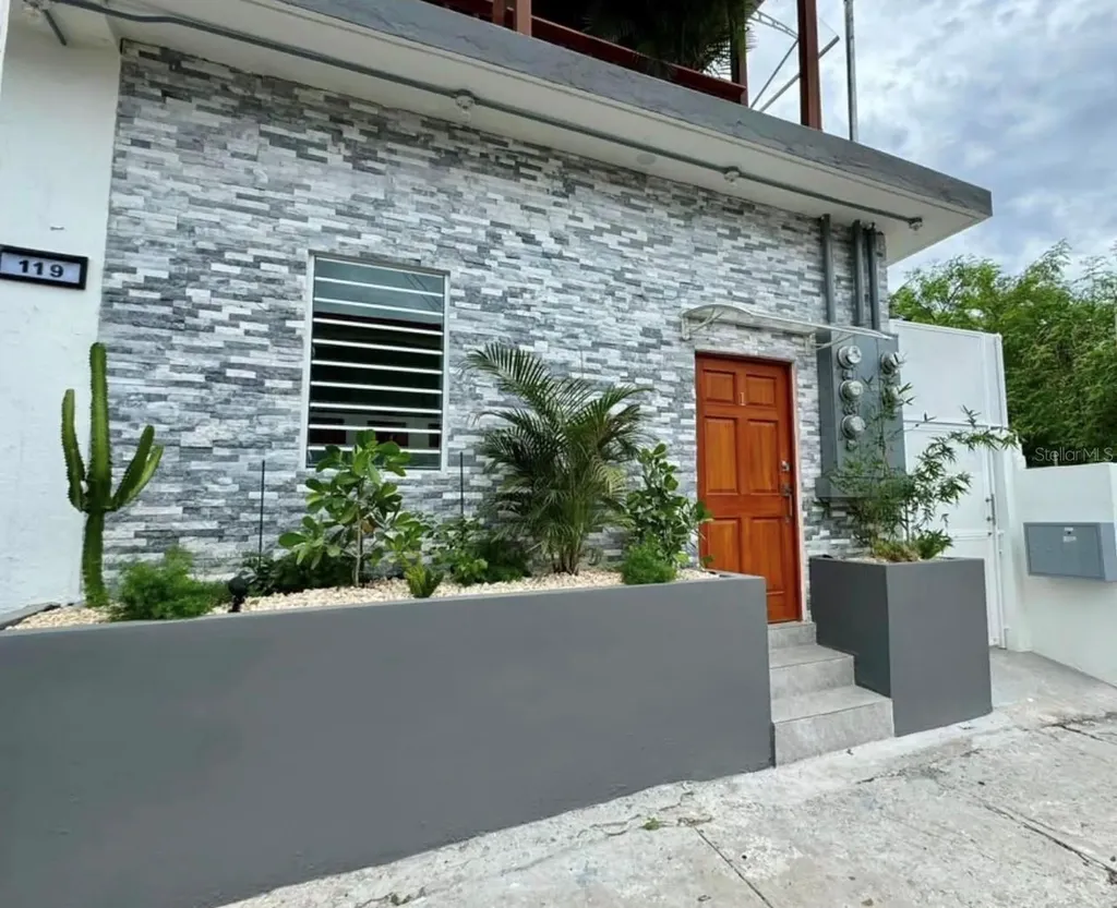 119 Santa Cecilia Santurce PR 00911