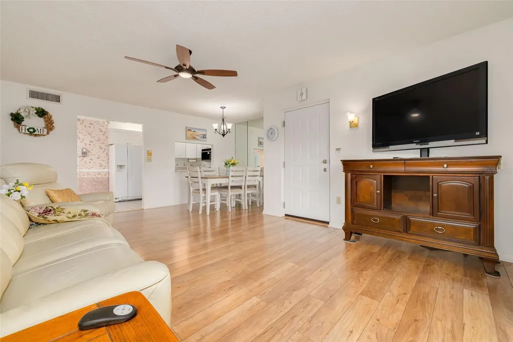 1882 Pine Ridge Way W Palm Harbor FL 34684