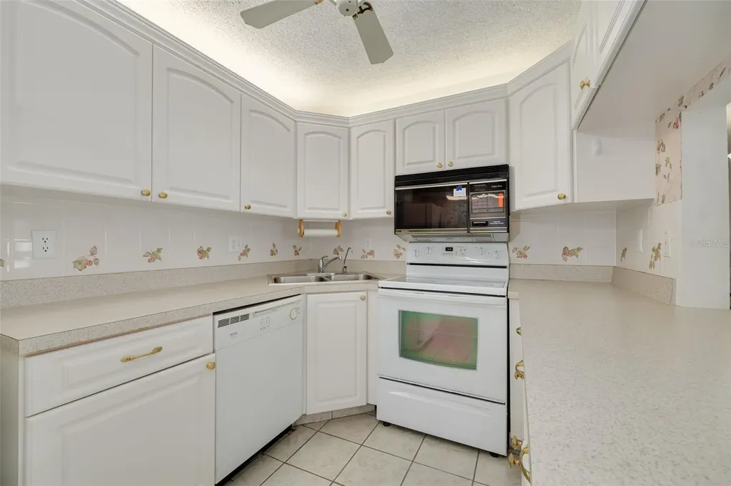 1882 Pine Ridge Way W Palm Harbor FL 34684