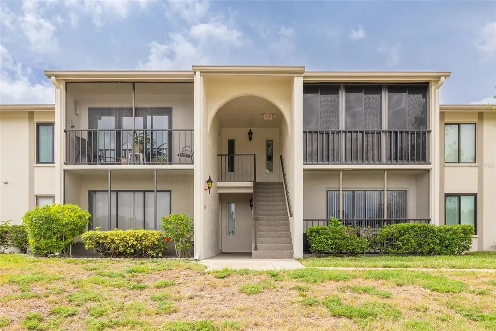 1882 Pine Ridge Way W Palm Harbor FL 34684